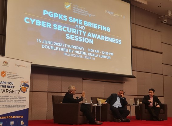 Seminar keselamatan siber yang diadakan CSM dan Unifi Business