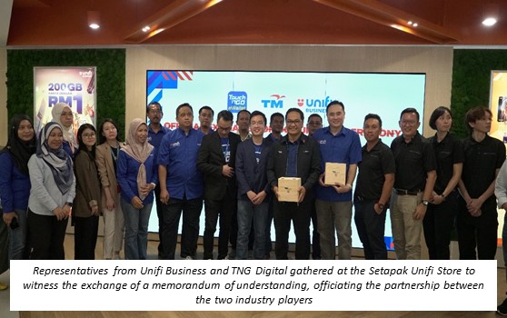 Representatives from Unifi Business and TNG Digital gathered at the Setapak Unifi Store to witness the exchange of a memorandum of understanding, officiating the partnership between the two industry players